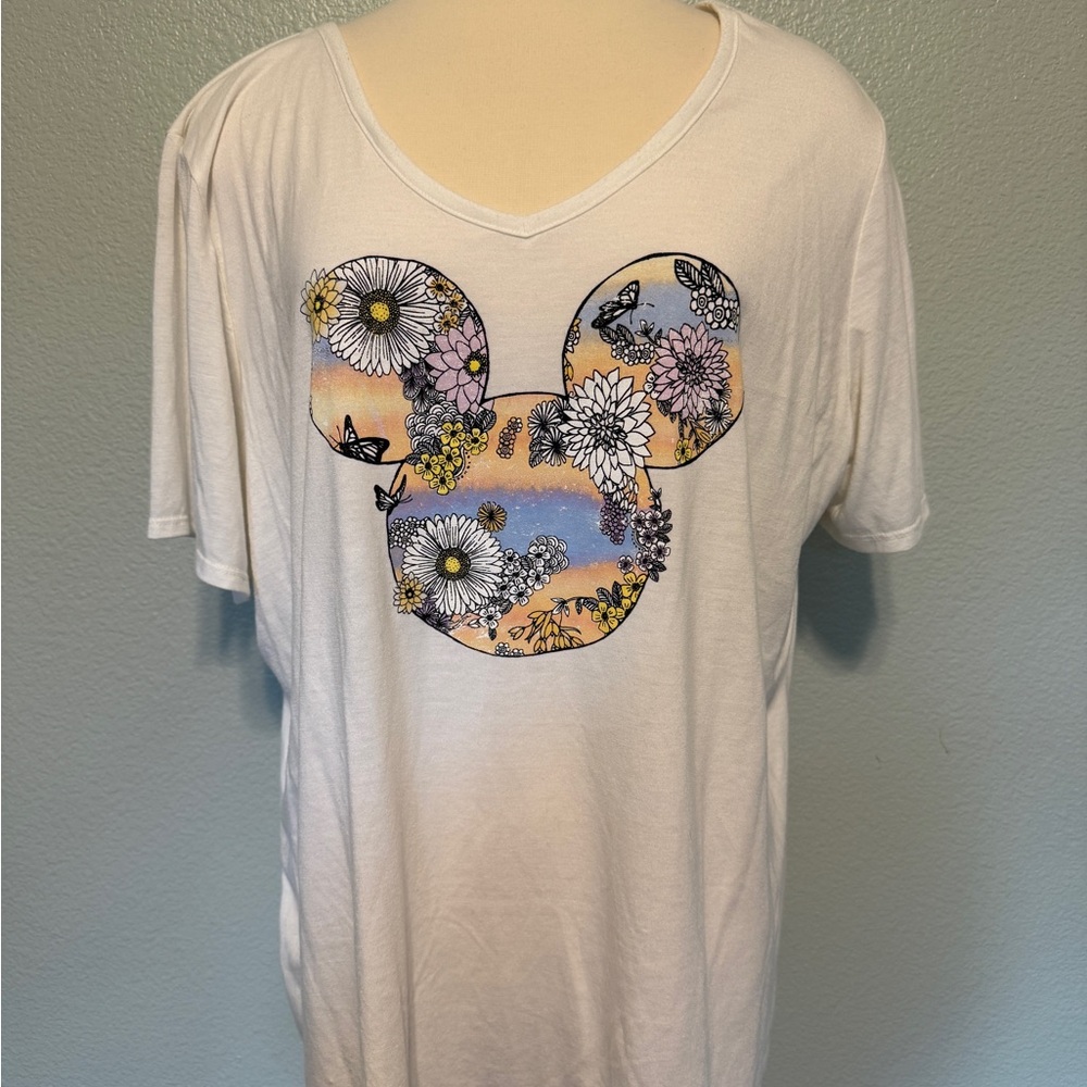 Disney White‎ Tee with Floral Mickey Design